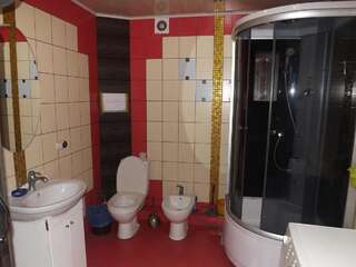 Хостелы Hostel Sunset Lviv Львов Двухместный номер эконом-класса с 2 отдельными кроватями-3